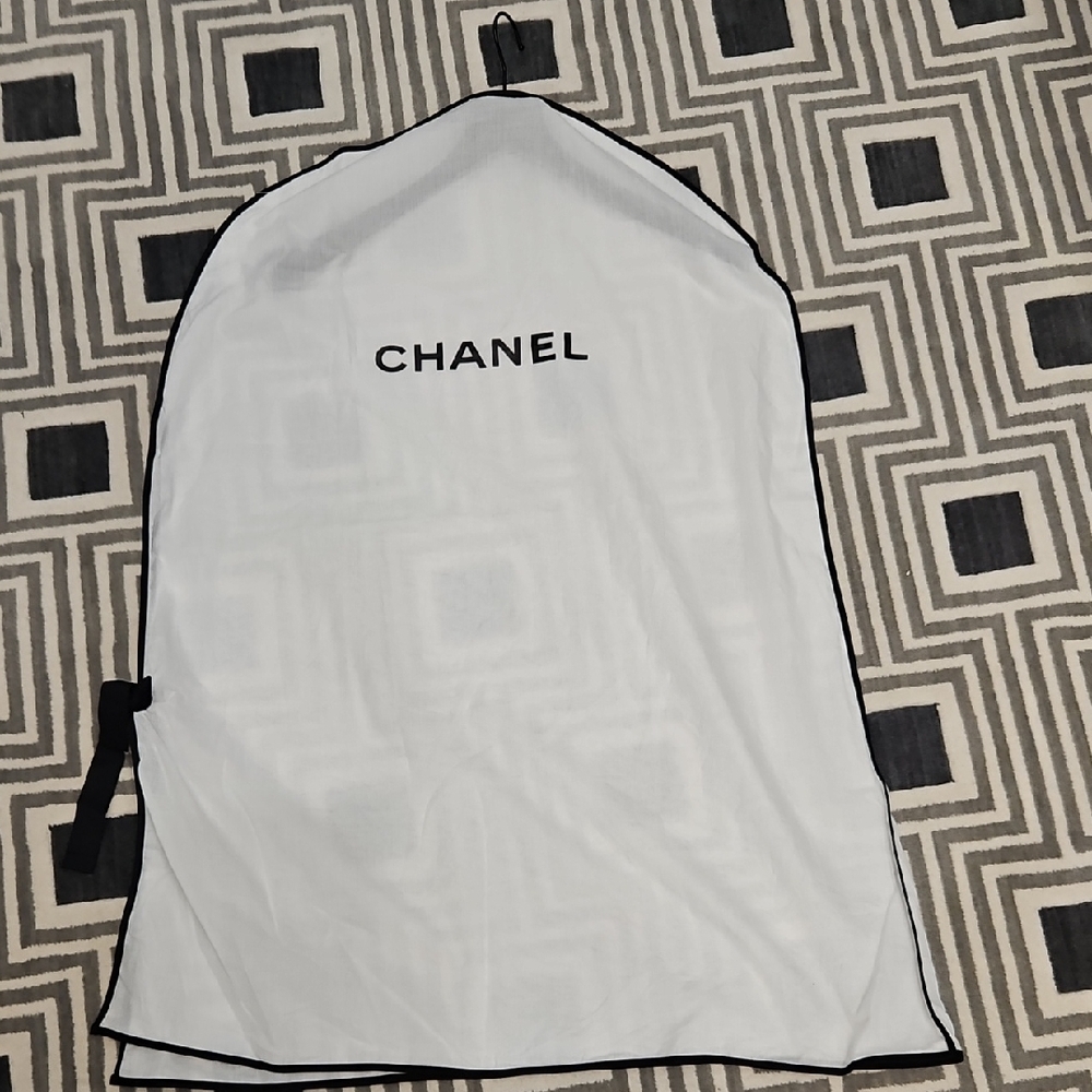 CHANEL White and Black Garment Cover